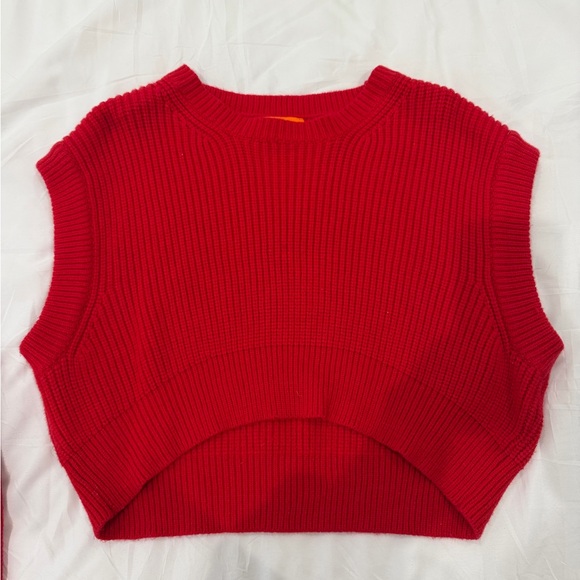 Red Set - Picture 2 of 5